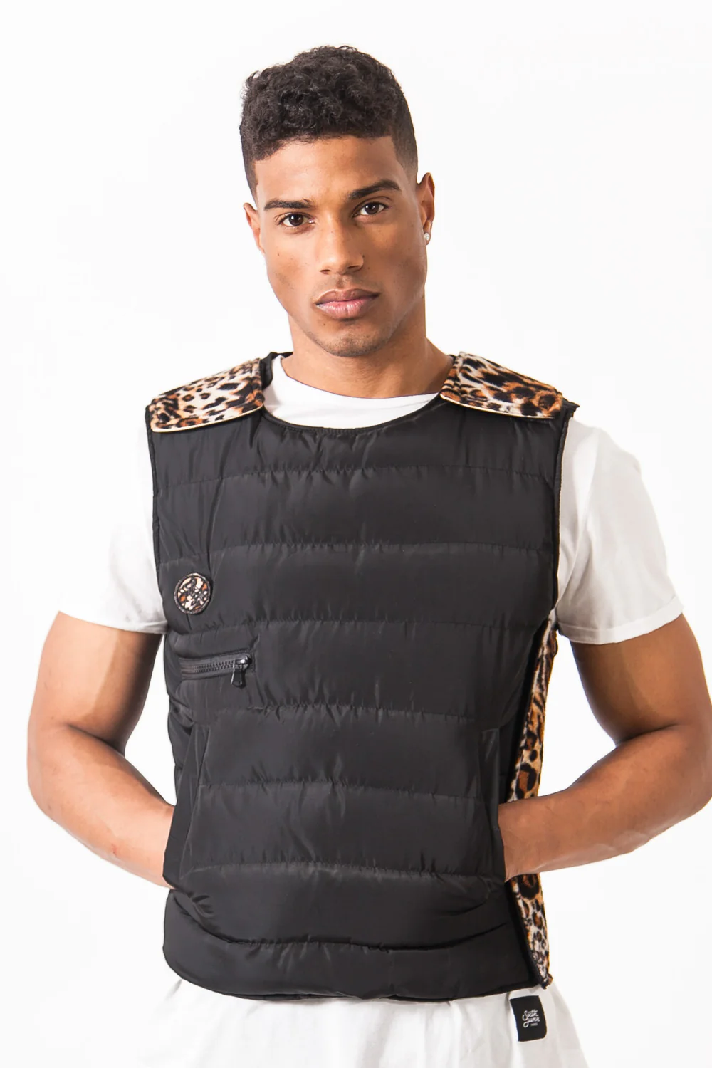 Veste matelassée sans manches noire léopard - Image 2