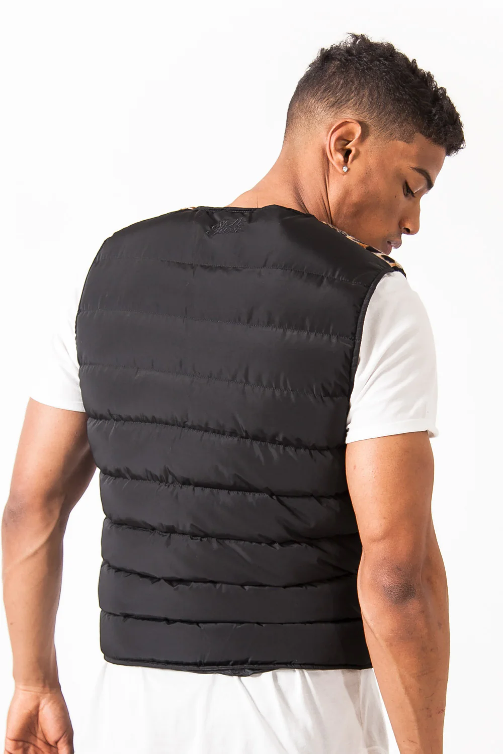 Veste matelassée sans manches noire léopard - Image 6