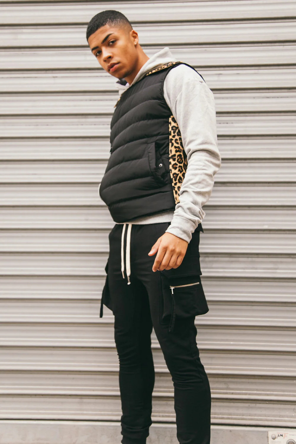 Veste matelassée sans manches noire léopard - Image 8