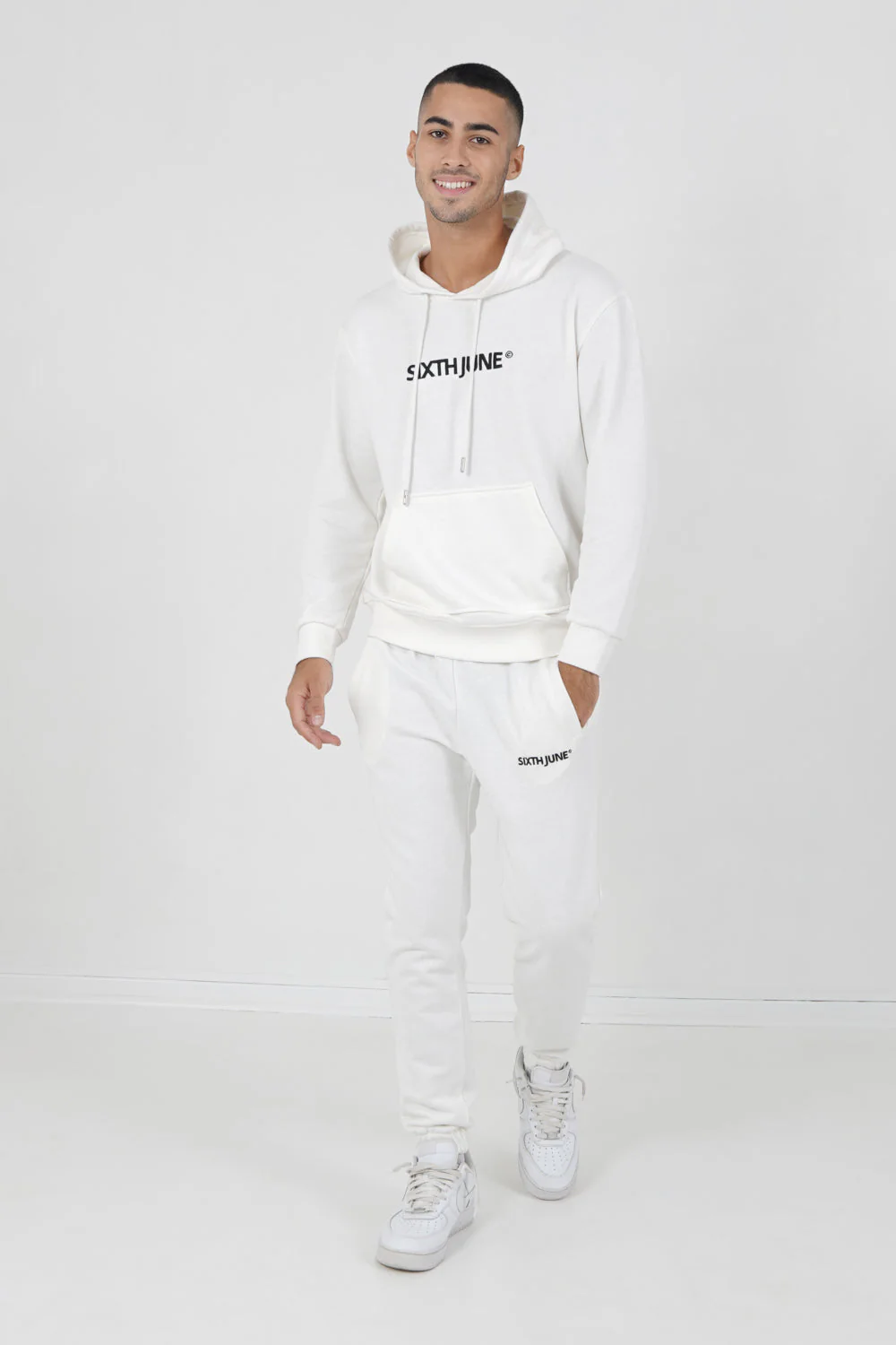 Sweatshirt capuche logo brodé Blanc - Image 2