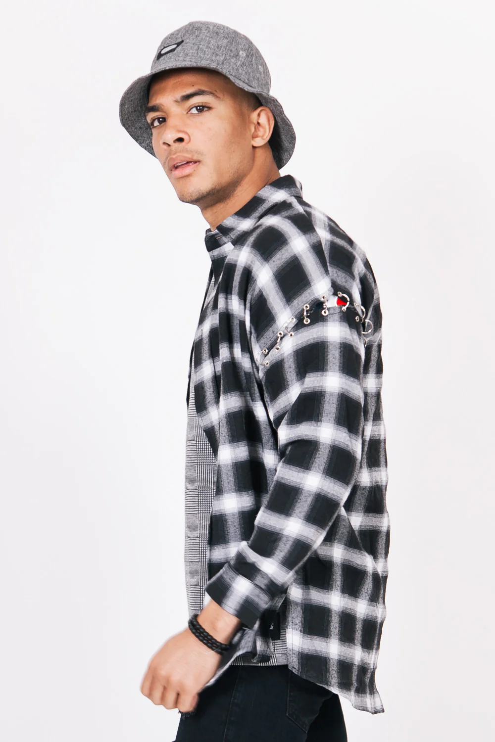 Chemise anneaux carreaux noir blanc - Image 2