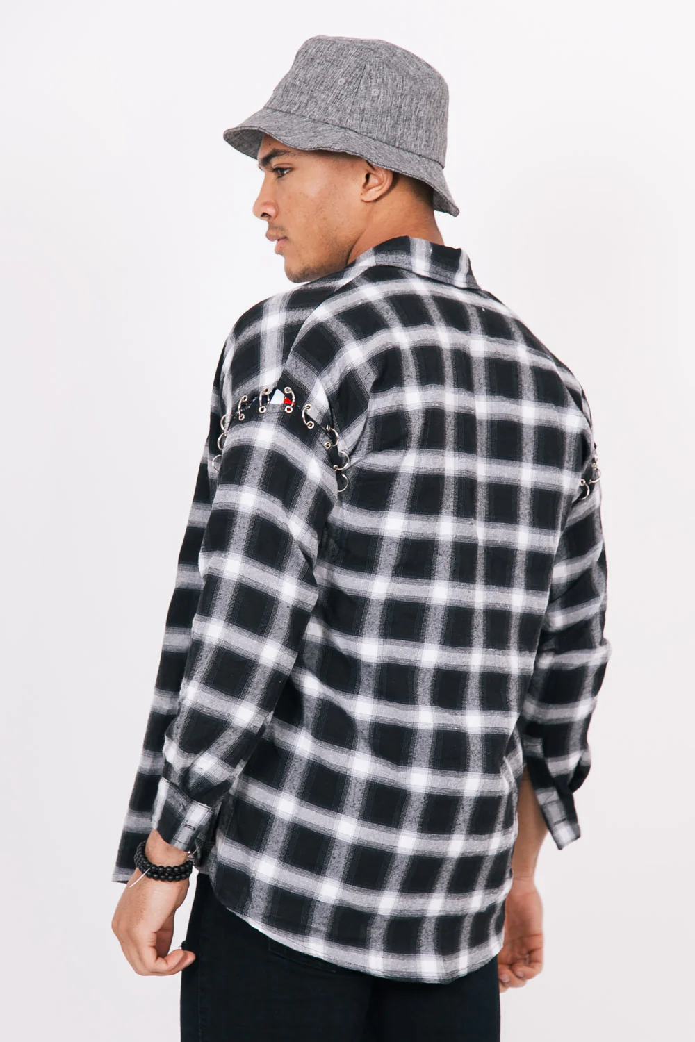 Chemise anneaux carreaux noir blanc - Image 3
