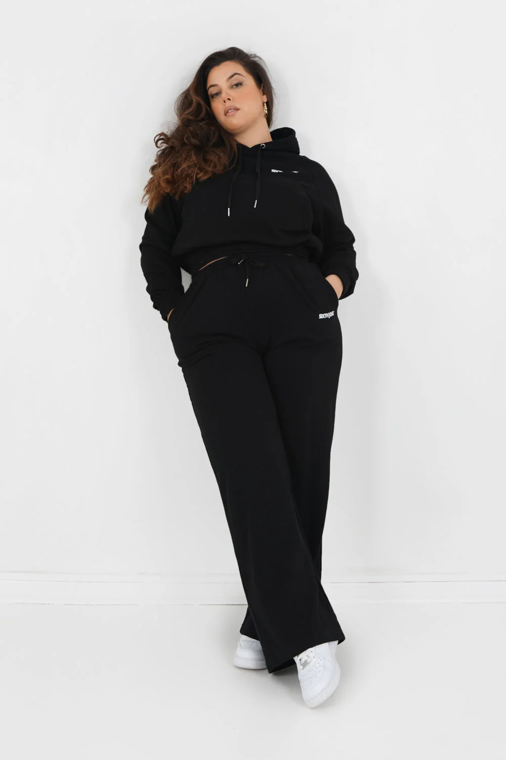 Sweat capuche court logo Noir - Image 9