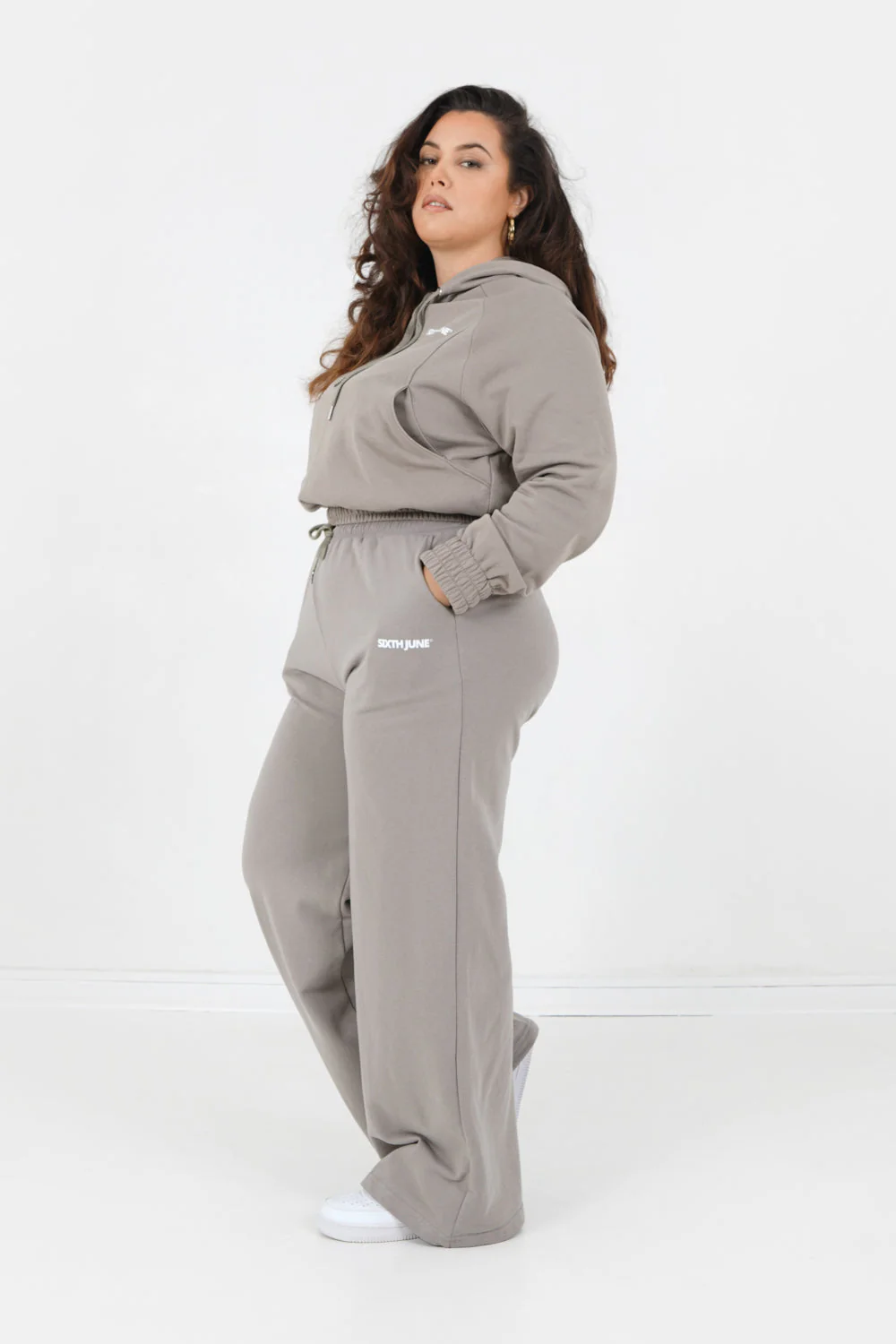 Sweat capuche court logo Taupe - Image 7
