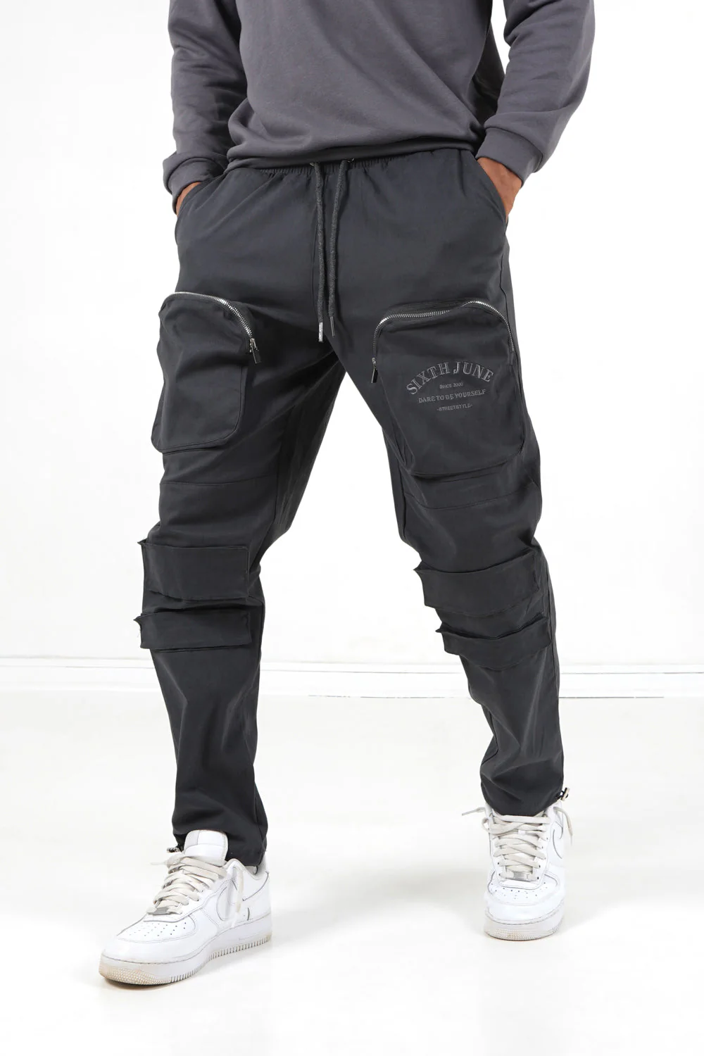 Pantalon cargo broderies poche Gris foncé