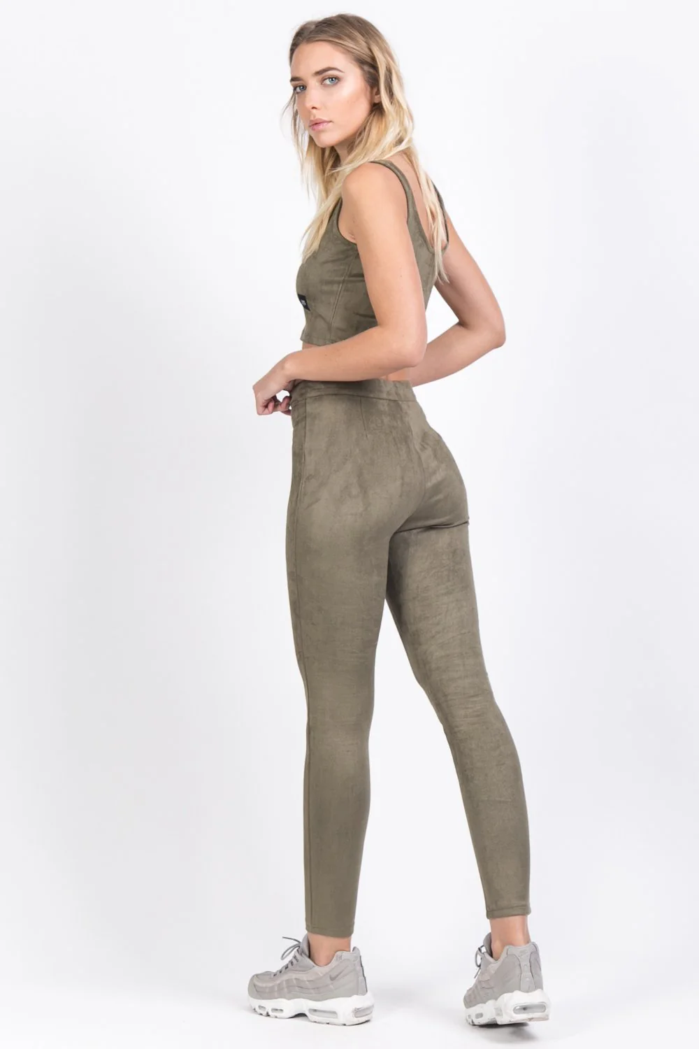 Débardeur suédine crop top kaki - Image 4