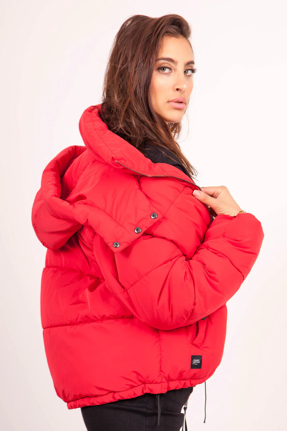 Doudoune courte capuche rouge - Image 3