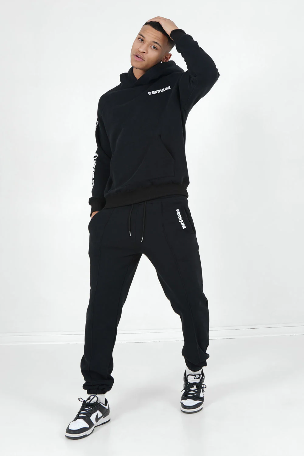 Sweat capuche molletonné logo Noir - Image 2