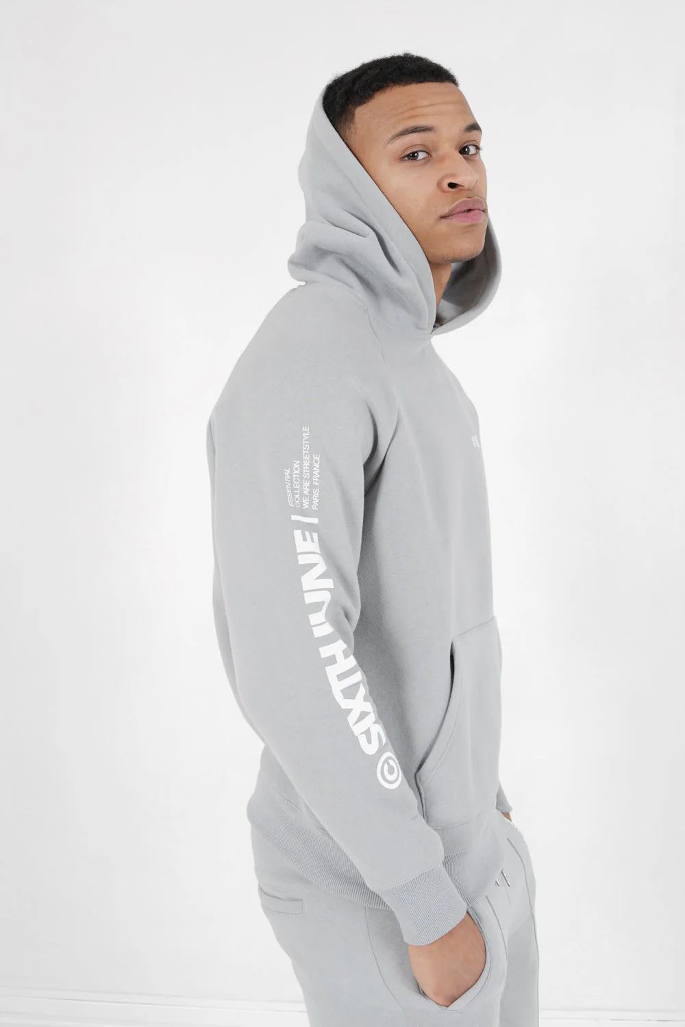 Sweat capuche molletonné logo Gris - Image 4