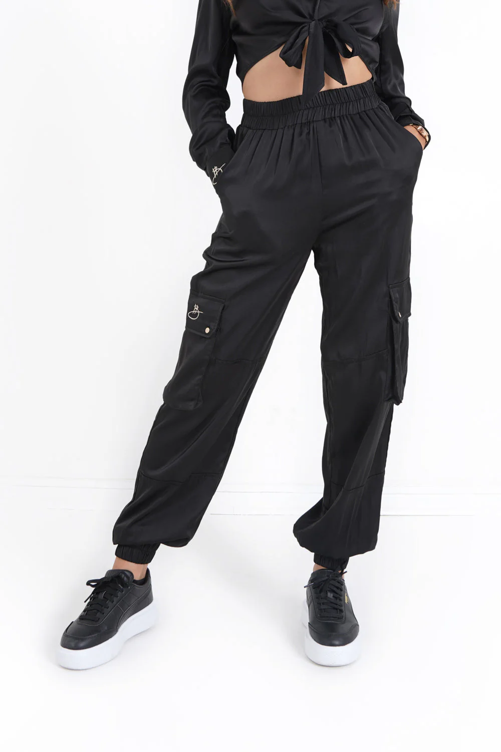 HELENA BU | Pantalon cargo satiné Noir