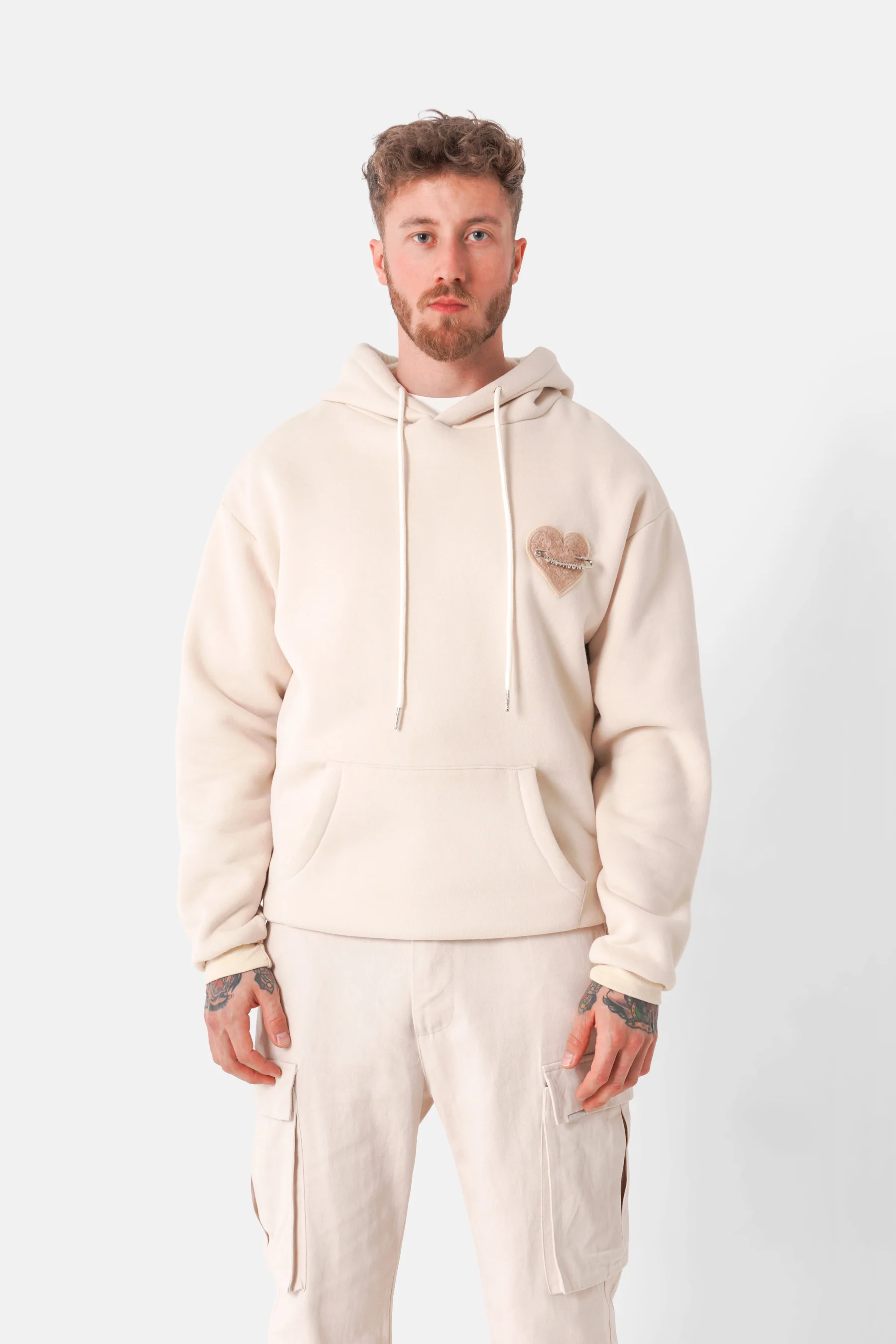 Sweatshirt capuche coeur brodé molletonné Beige clair