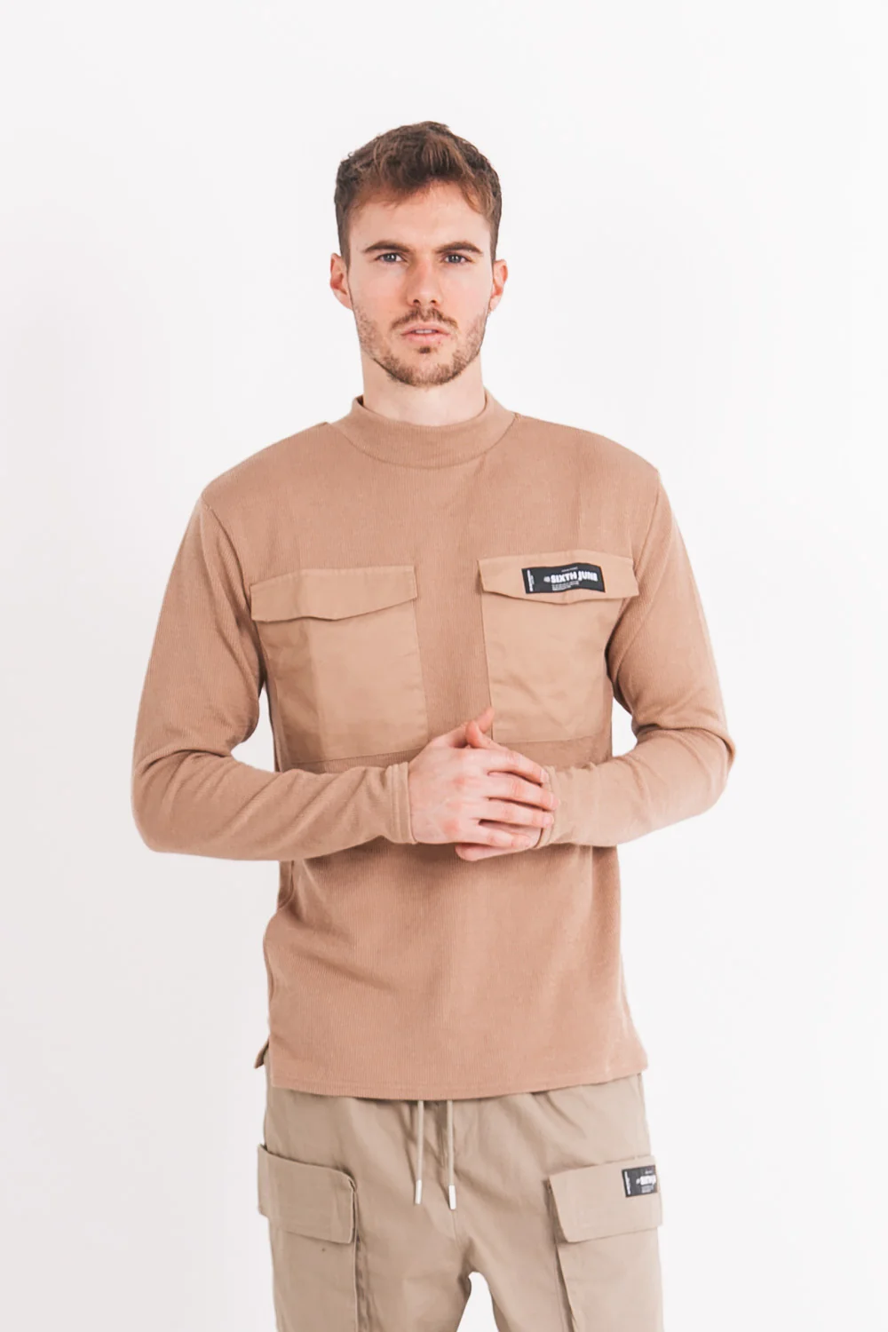 Pull maille poche cargo beige