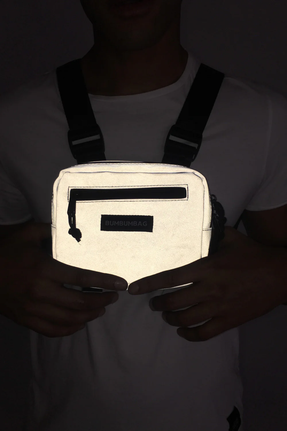 Mini sac poitrine réfléchissant logo gris - Image 2