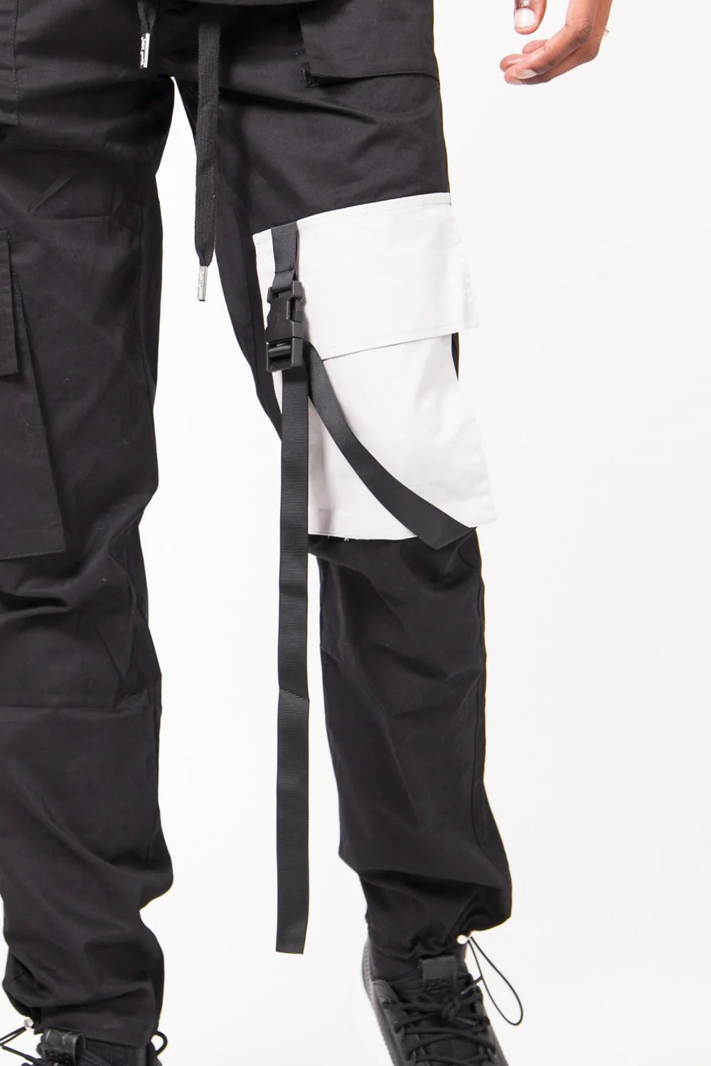 Pantalon cargo clip poches Noir Beige - Image 3