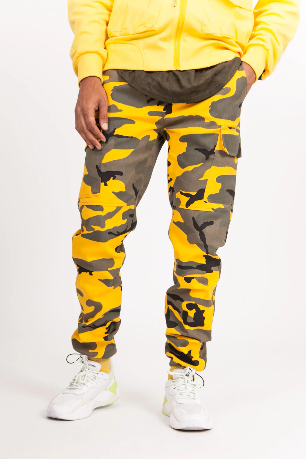 Pantalon cargo élastique camouflage jaune - Image 2