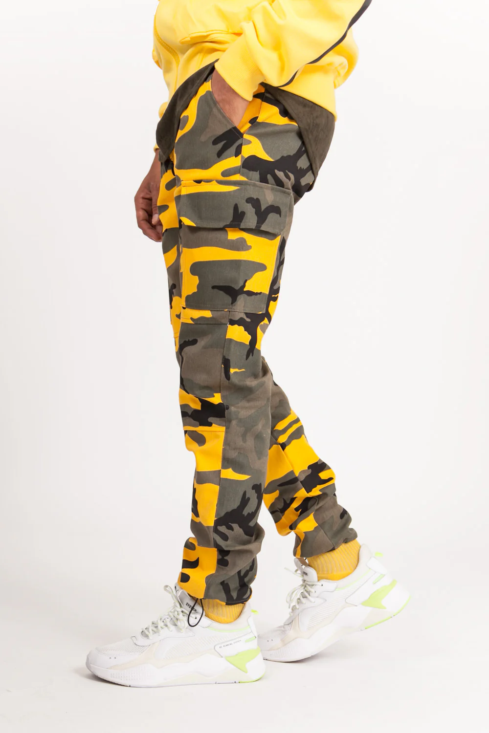 Pantalon cargo élastique camouflage jaune - Image 3