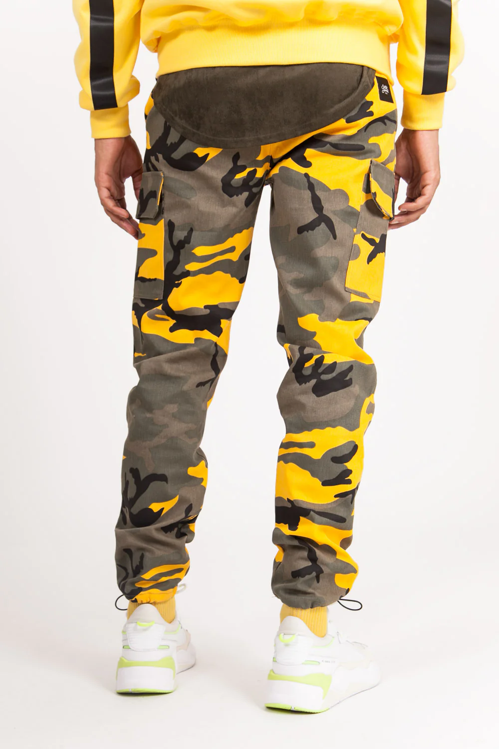 Pantalon cargo élastique camouflage jaune - Image 4