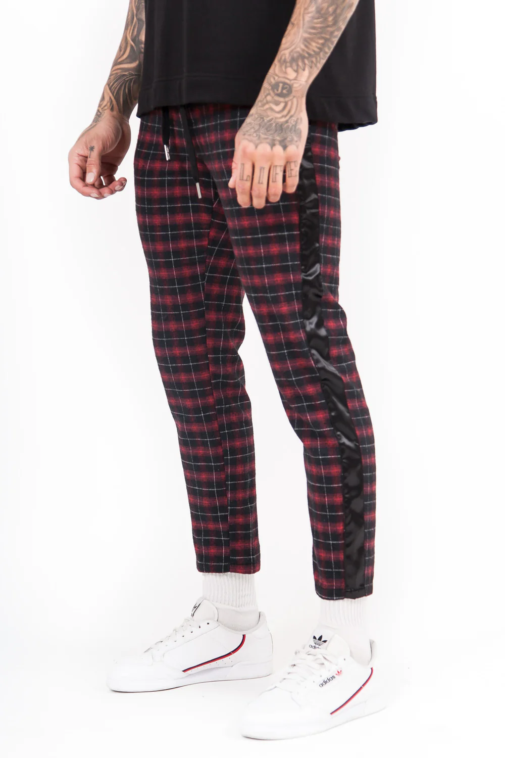 Pantalon tartan bandes noir rouge - Image 2