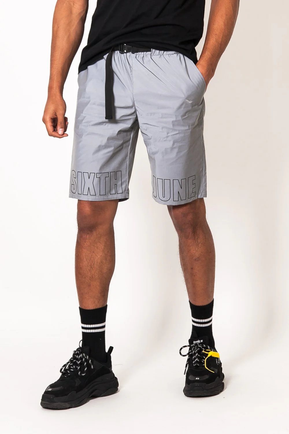 Short réfléchissant logo gris
