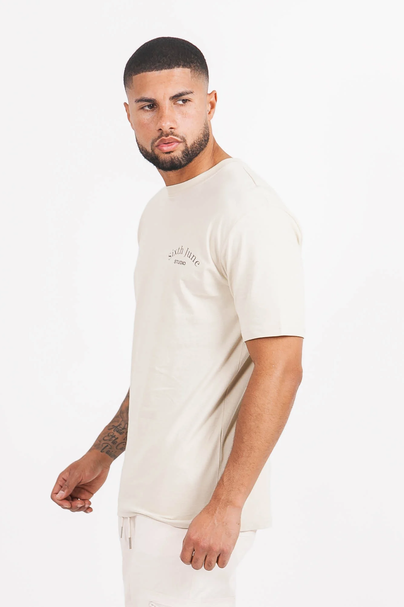 T-shirt studio imprimé beige - Image 4