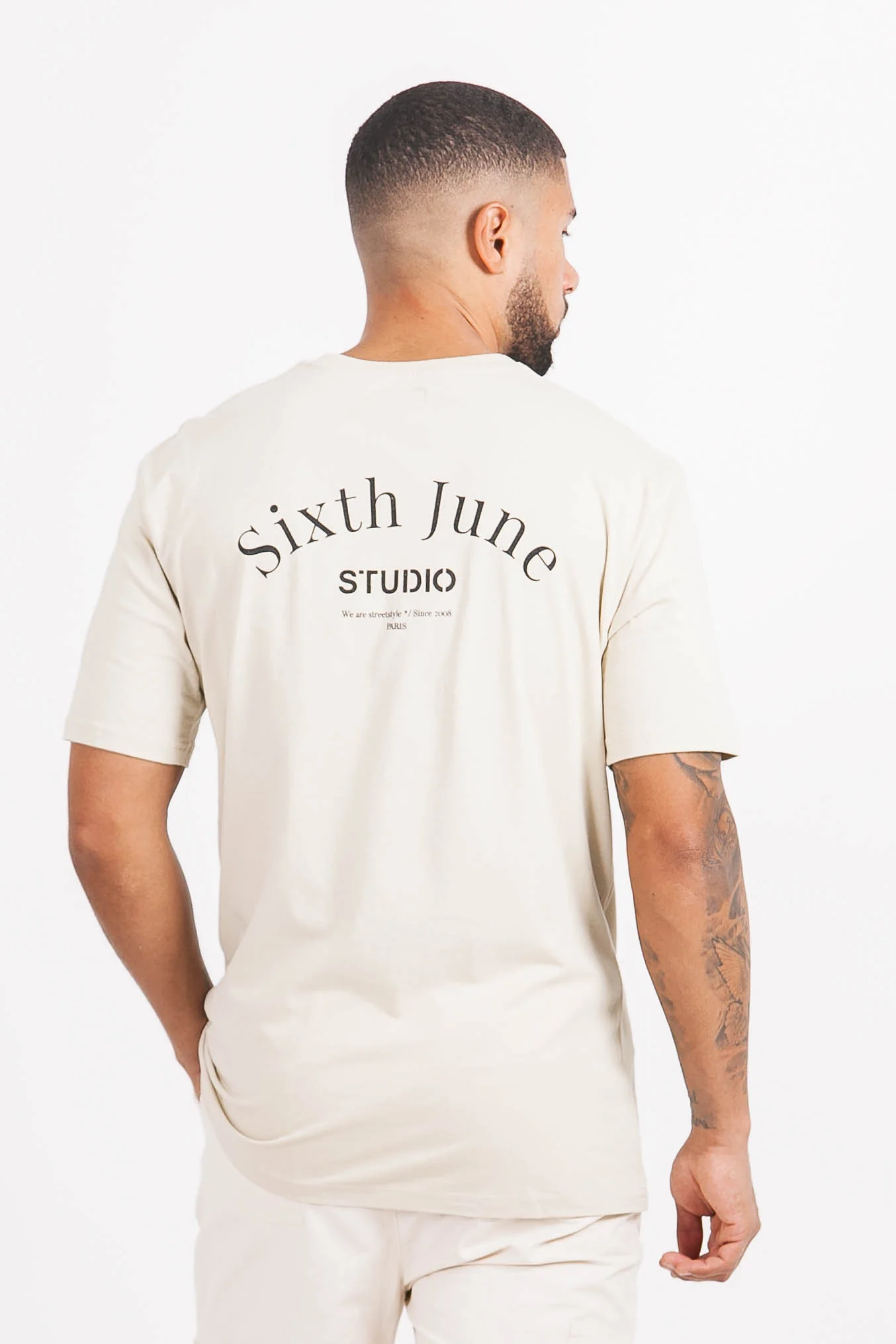 T-shirt studio imprimé beige - Image 5