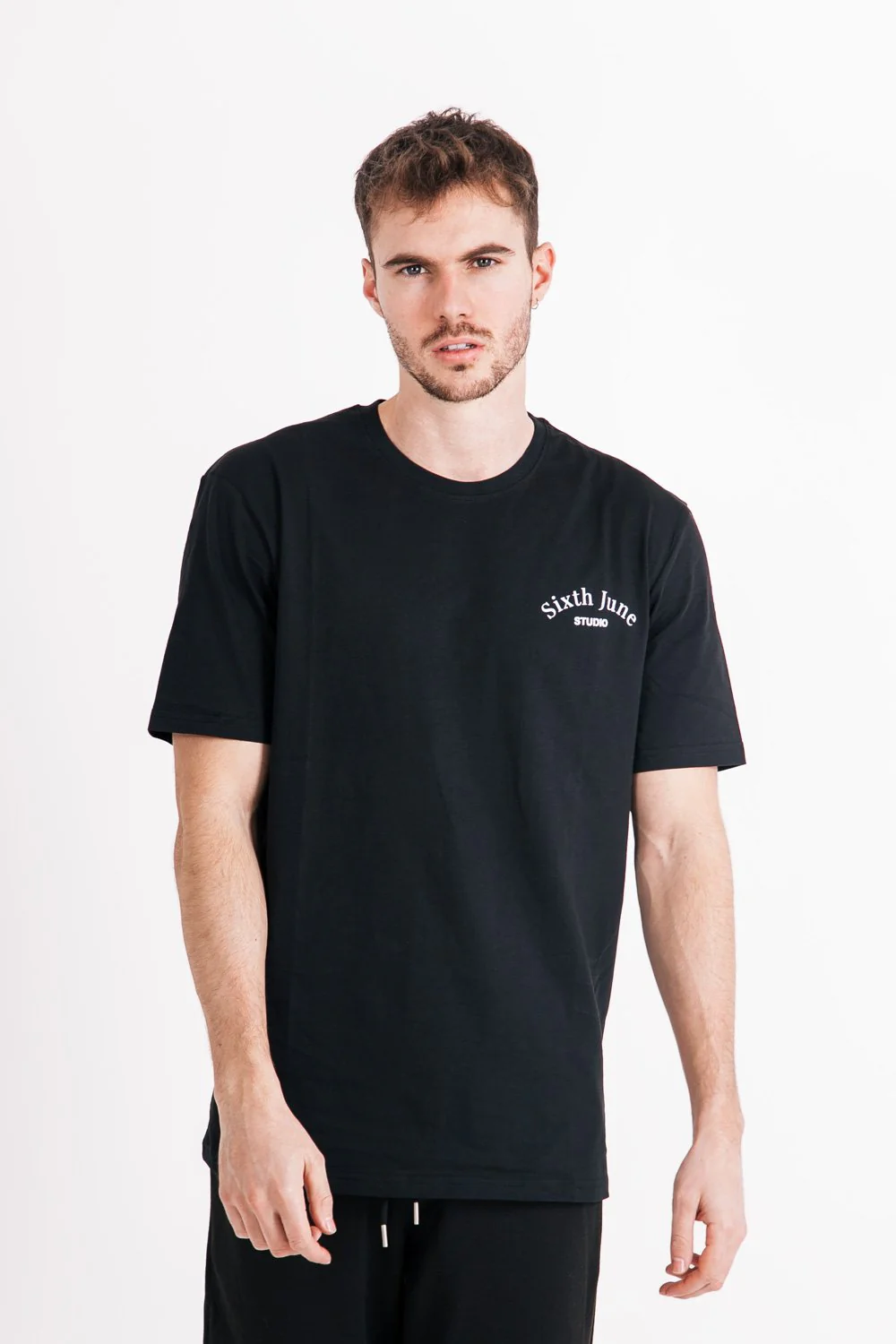 T-shirt studio imprimé noir - Image 2
