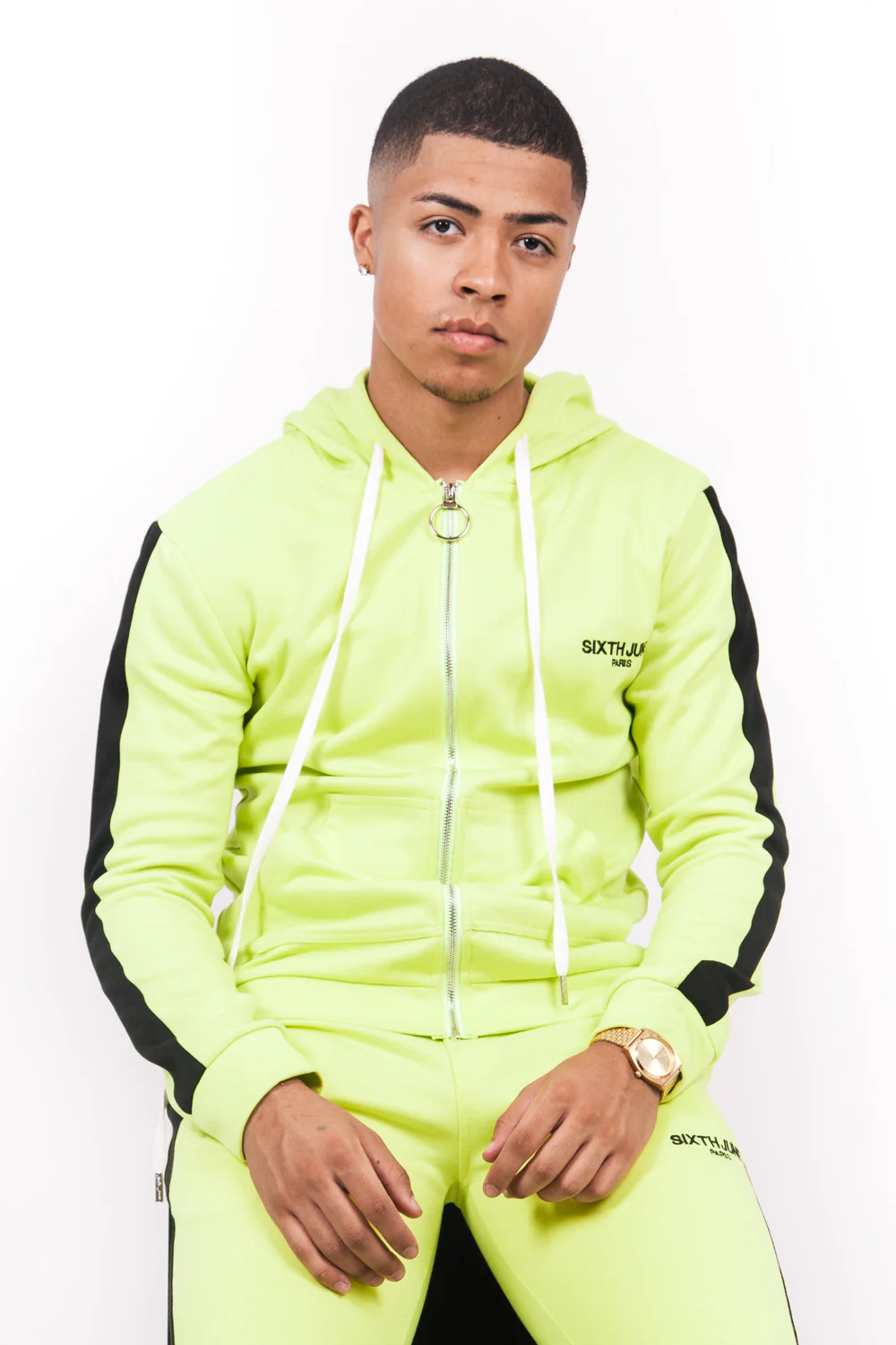 Sweat capuche bandes jaune noir - Image 2