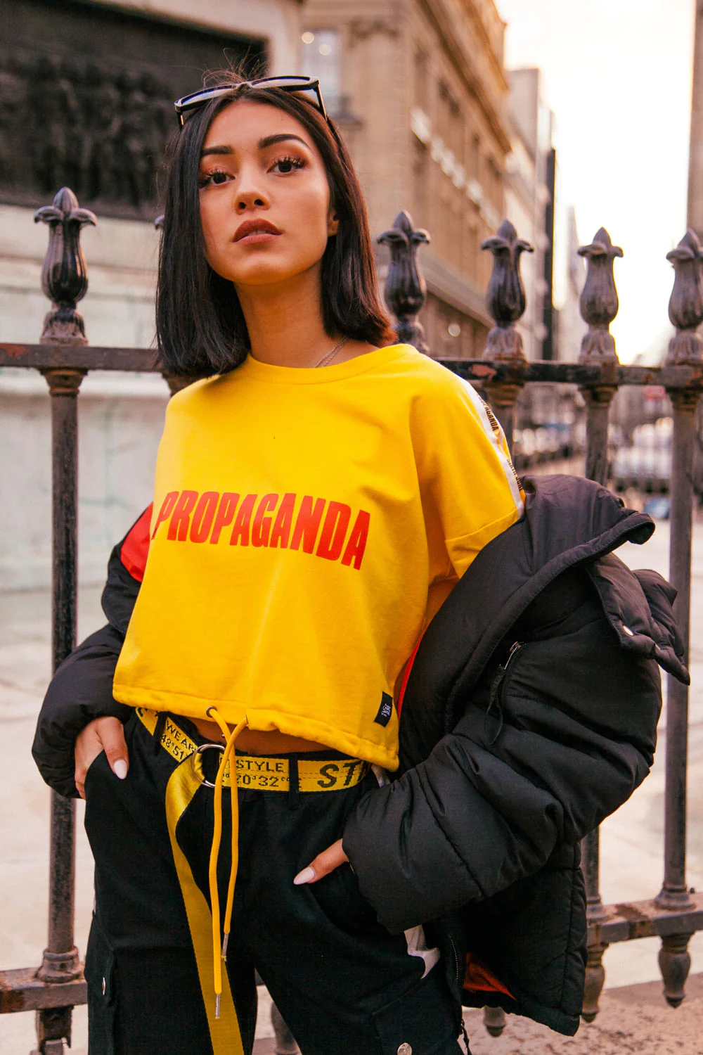 Sweat crop top bandes Propaganda jaune - Image 7