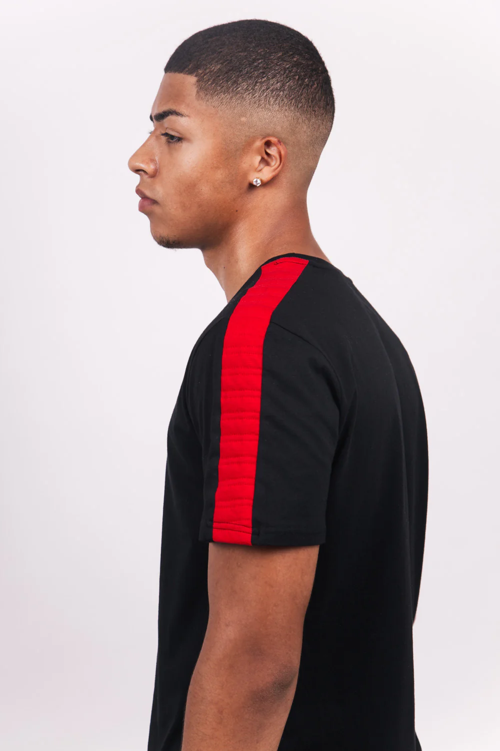 T-shirt bandes matelassées noir rouge - Image 3
