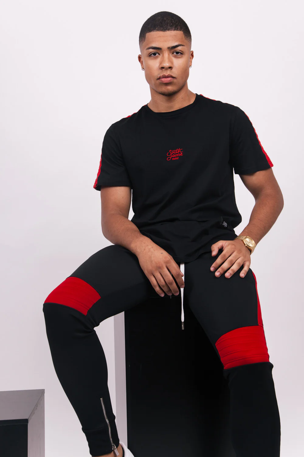 T-shirt bandes matelassées noir rouge - Image 4