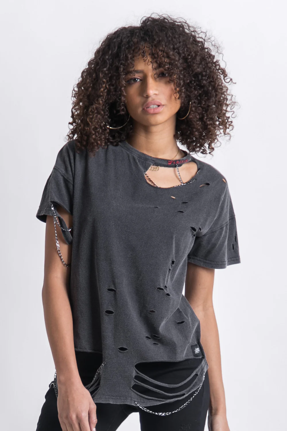 T-shirt effiloché trous noir