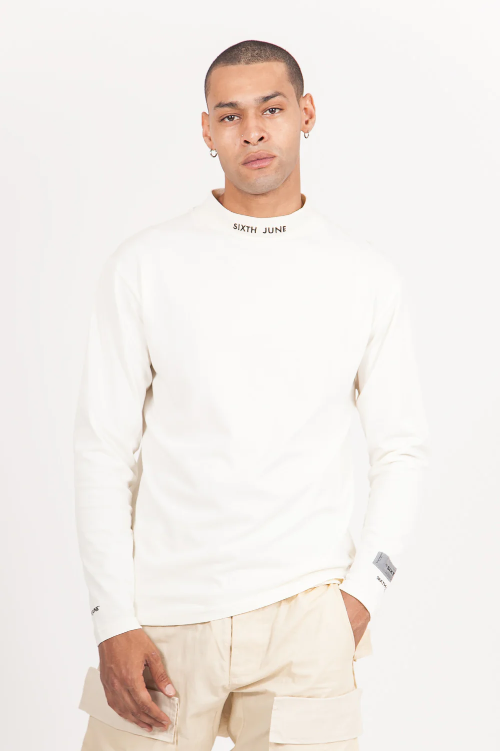 T-shirt col cheminée logo blanc cassé - Image 2