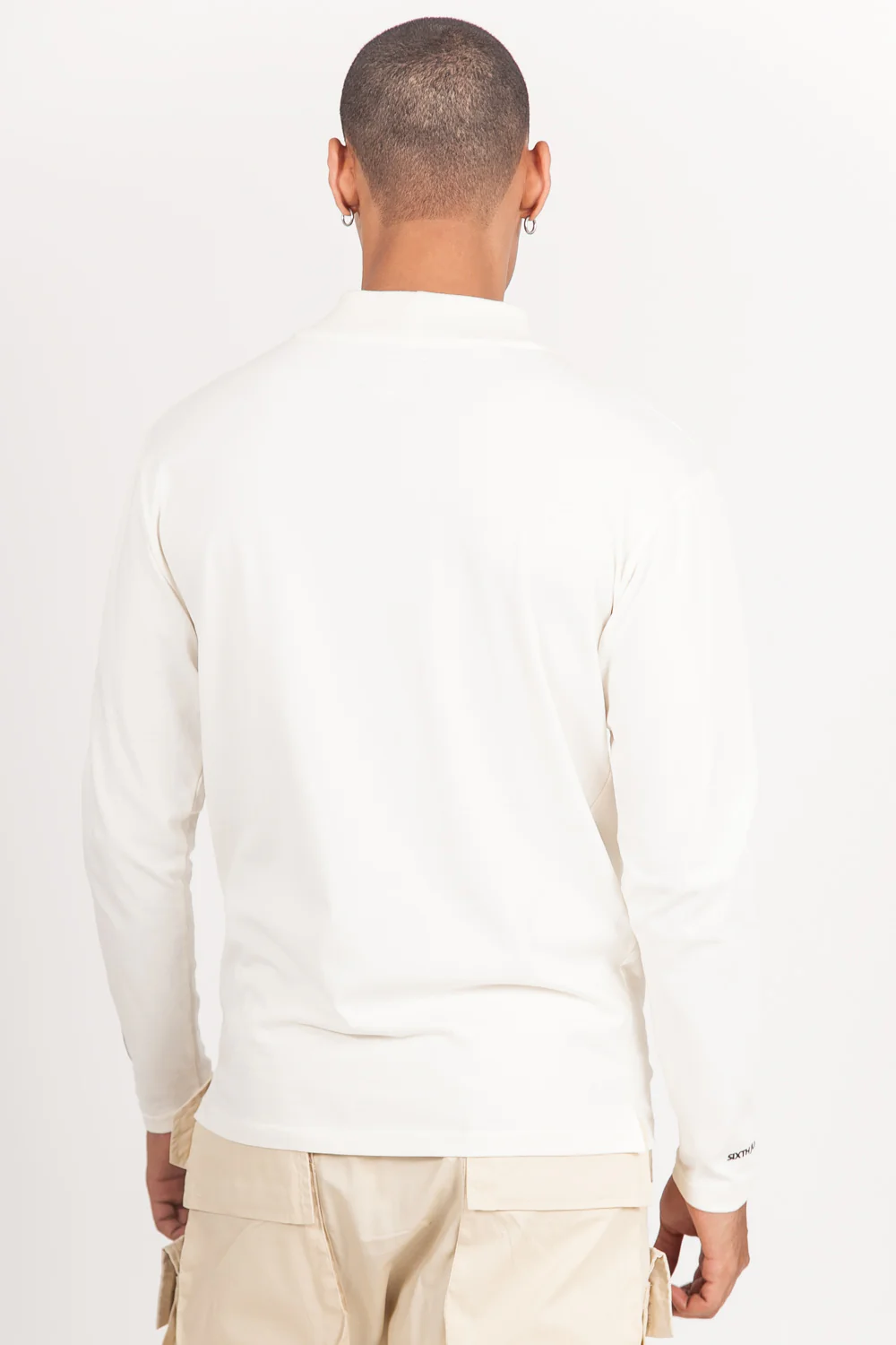 T-shirt col cheminée logo blanc cassé - Image 7