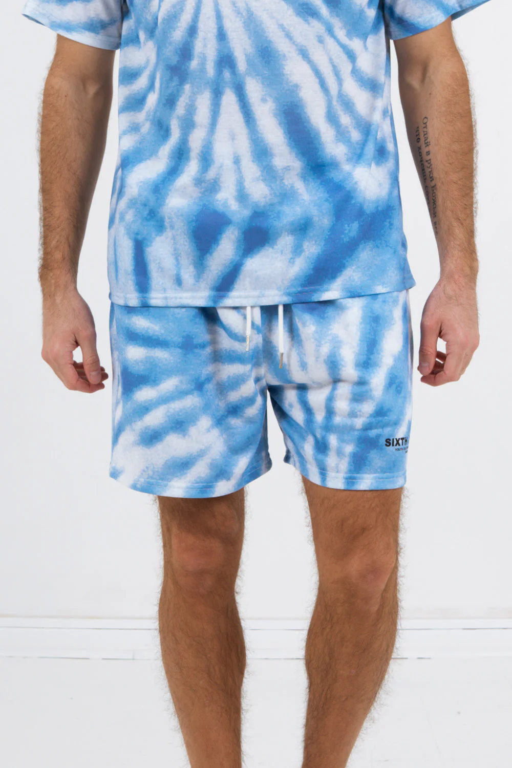 Short tie dye logo Bleu