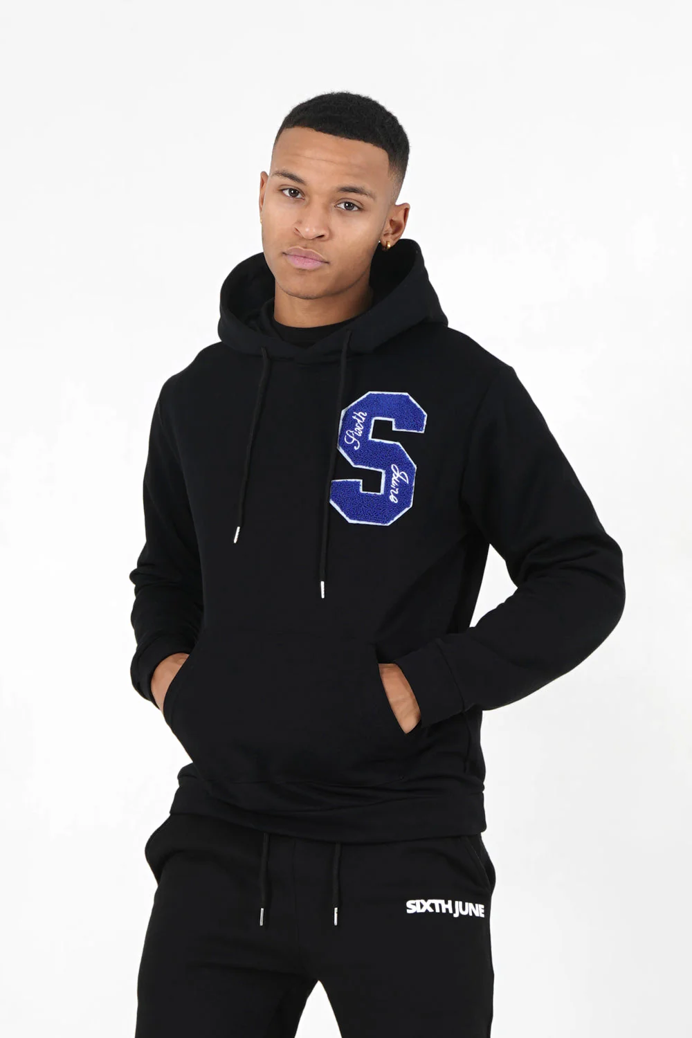 Sweat capuche logo patch université Noir