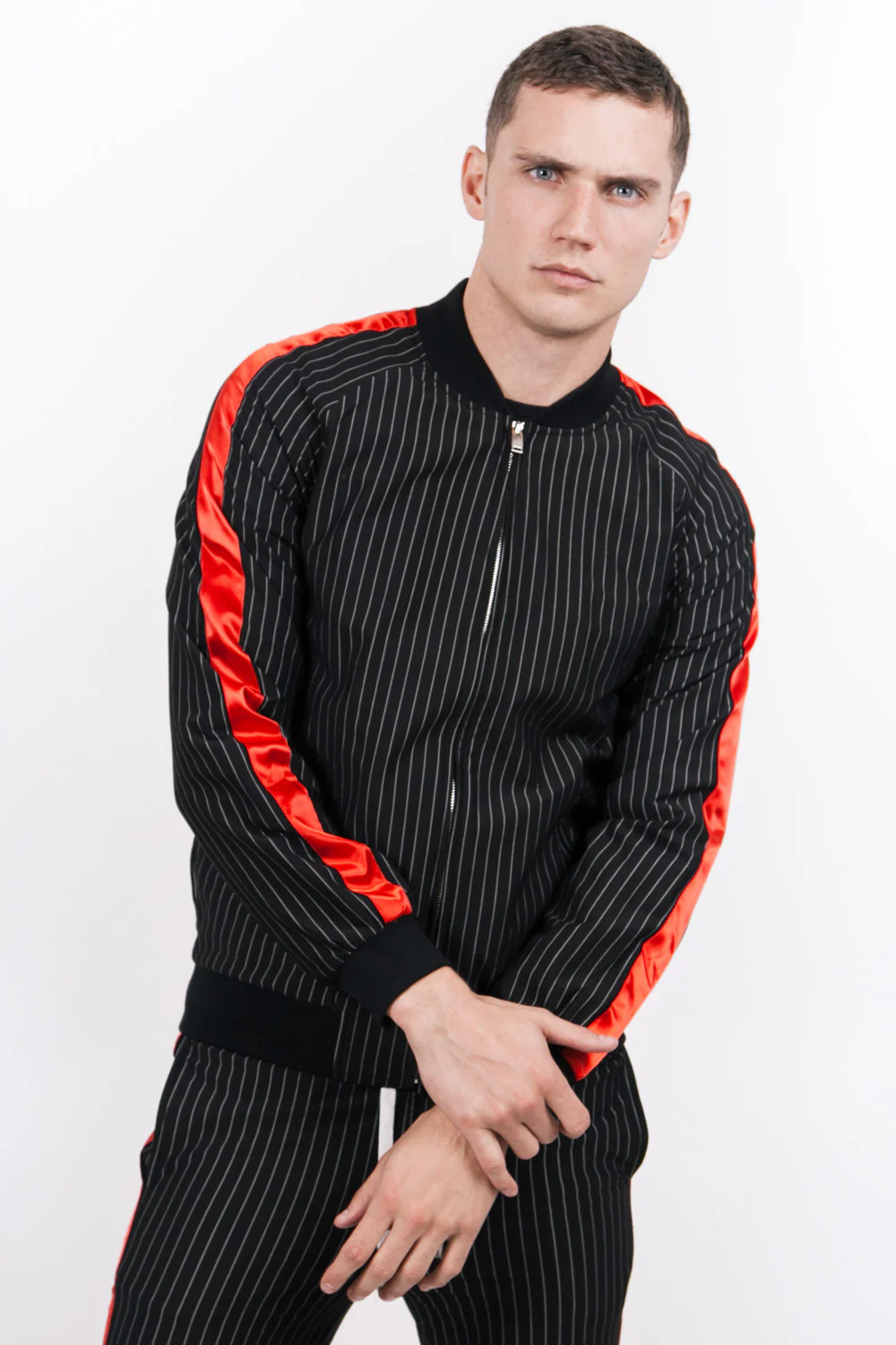 Veste rayée baseball noir rouge - Image 2