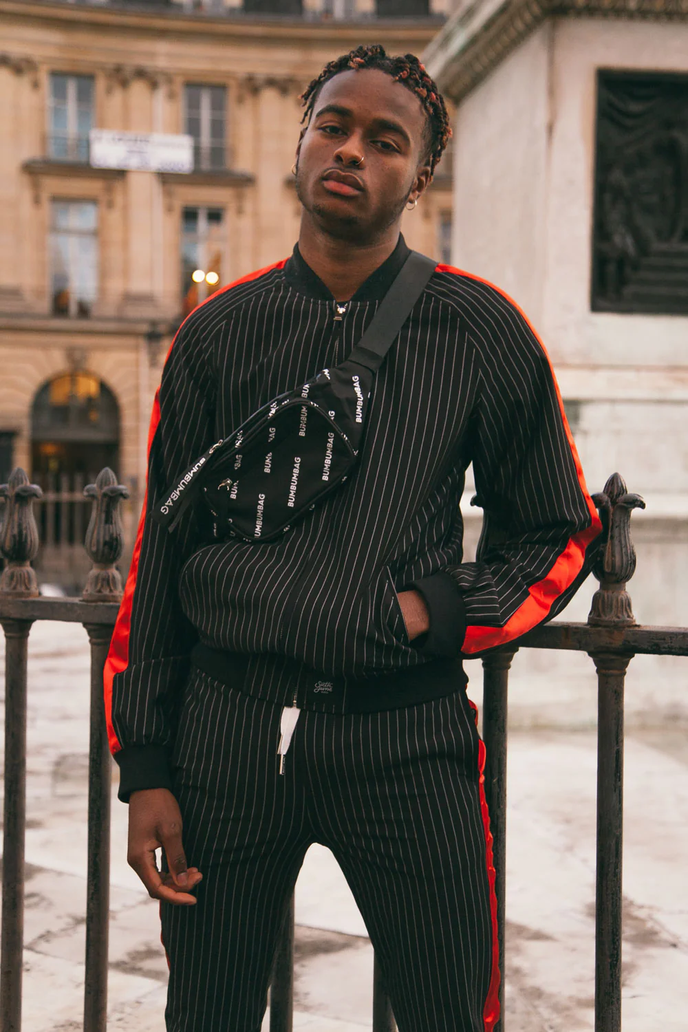 Veste rayée baseball noir rouge - Image 6